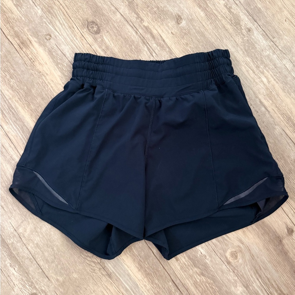 Lululemon high rise hotty hot shorts 4” inseam size 4 navy blue